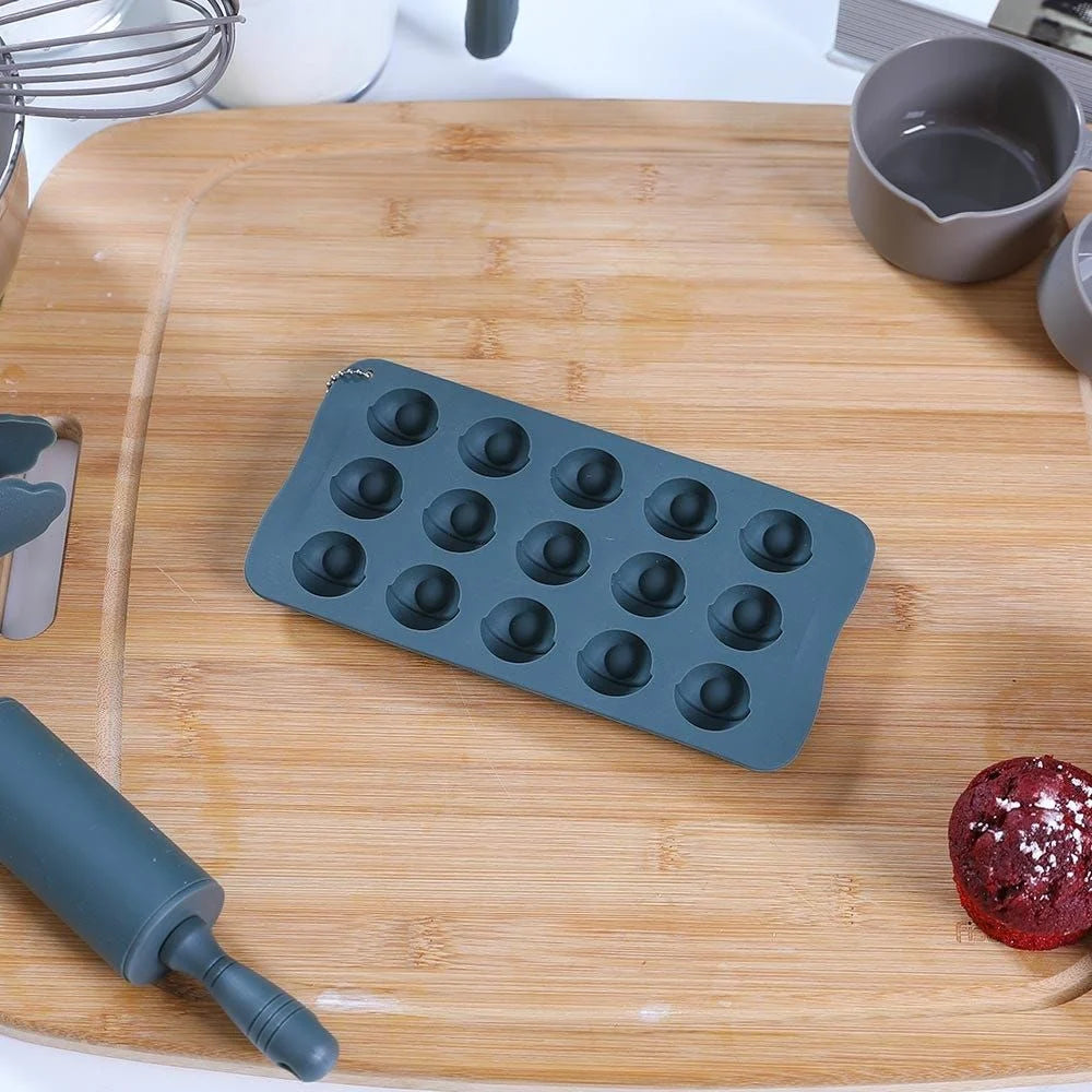 BAKE MAGIC 15 CUPS CHOCOLATE SILICONE MOULD_ 16550